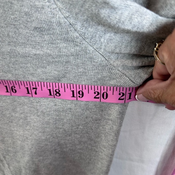 Tommy Hilfiger Light Gray V-Neck Sweater - Picture 4 of 8